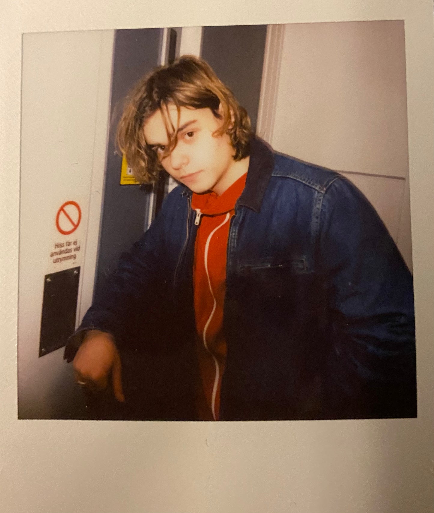 ONE UNIQUE SIGNED POLAROID PHOTO